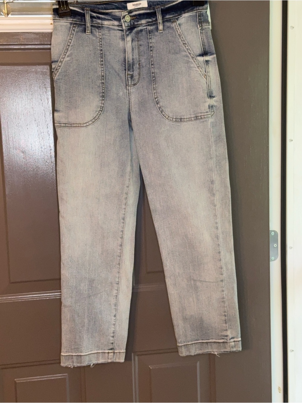 Kensie Light Blue Cropped Jeans with Front Patch Pockets